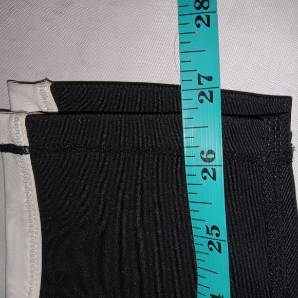 Good American Black/ White Colorblock Leggings 2 - Picture 11 of 11